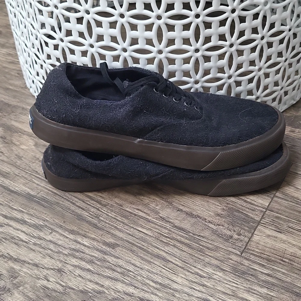 Sperry - Picture 2 of 5